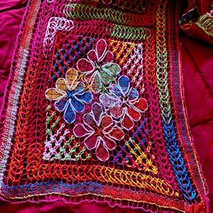 Table scarf think crocheted